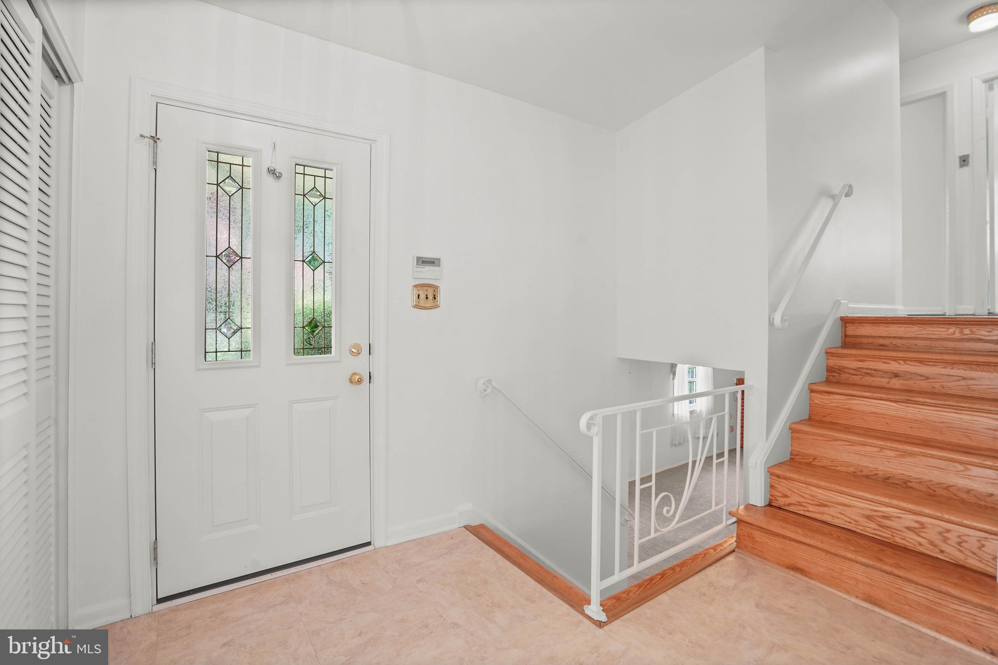 13110 Fernedge Road Silver Spring, MD 20906 - Photo 3 of 46 Foyer