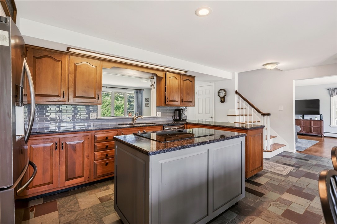 364 Island Cottage Road Greece, NY 14612 - Photo 6 of 49
