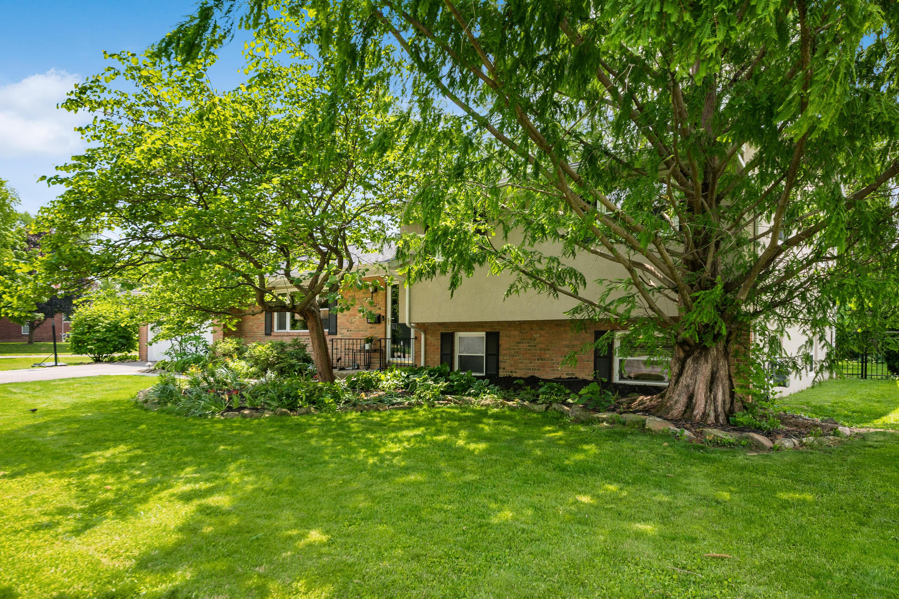 2175 Ridgeview Road Columbus, OH 43221 - Photo 2 of 36 L_2175_Ridgeview002