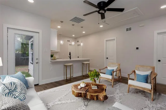 $2,400 | 6675 Half Elm Street, Frisco, TX 75034