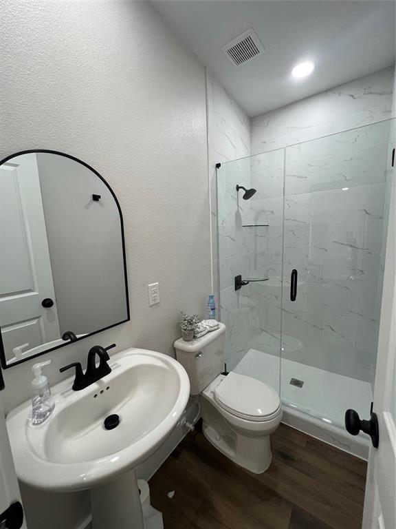 6675 Half Elm Street Frisco, TX 75034 - Photo 6 of 18 Hallway Guest Bathroom