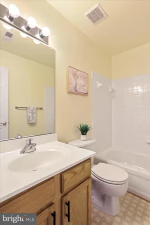 $192,000 | 2029 Windsong Drive, Unit 3D, Hagerstown, MD 21740