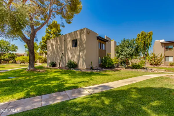 $399,900 | 4201 East Camelback Road, Unit 41, Phoenix, AZ 85018