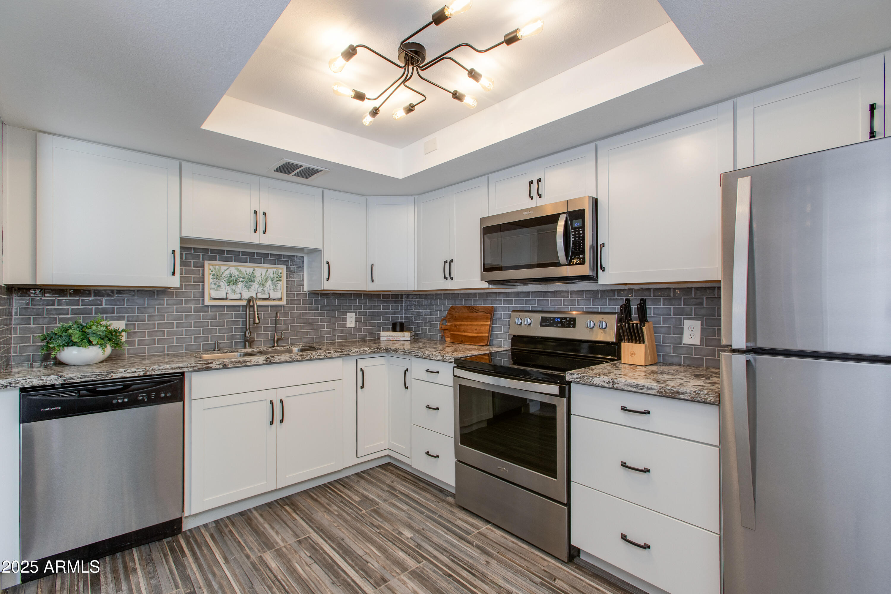 4201 East Camelback Road, Unit 41 Phoenix, AZ 85018 - Photo 5 of 21 13-Camelback