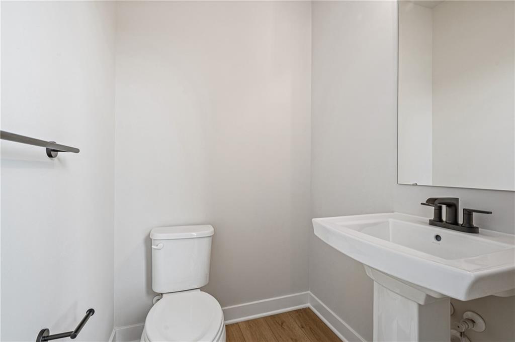 104 Scenic Ridge Drive Venetia, PA 15367 - Photo 13 of 32 Powder room