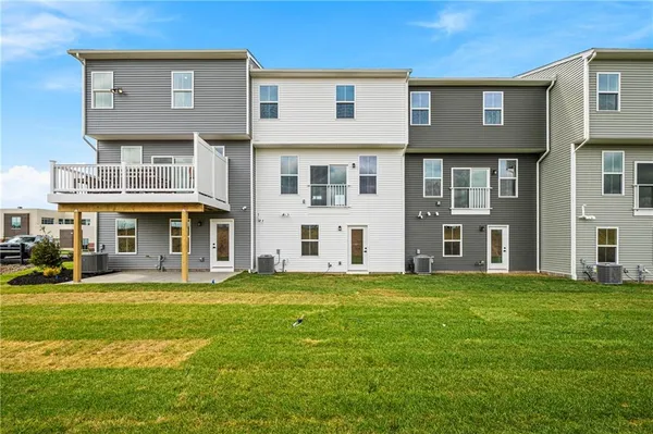 $397,635 | 104 Scenic Ridge Drive, Venetia, PA 15367
