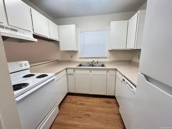 $1,250 | 6306 Worchester Knoll, San Antonio, TX 78233