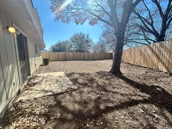 $1,250 | 6306 Worchester Knoll, San Antonio, TX 78233