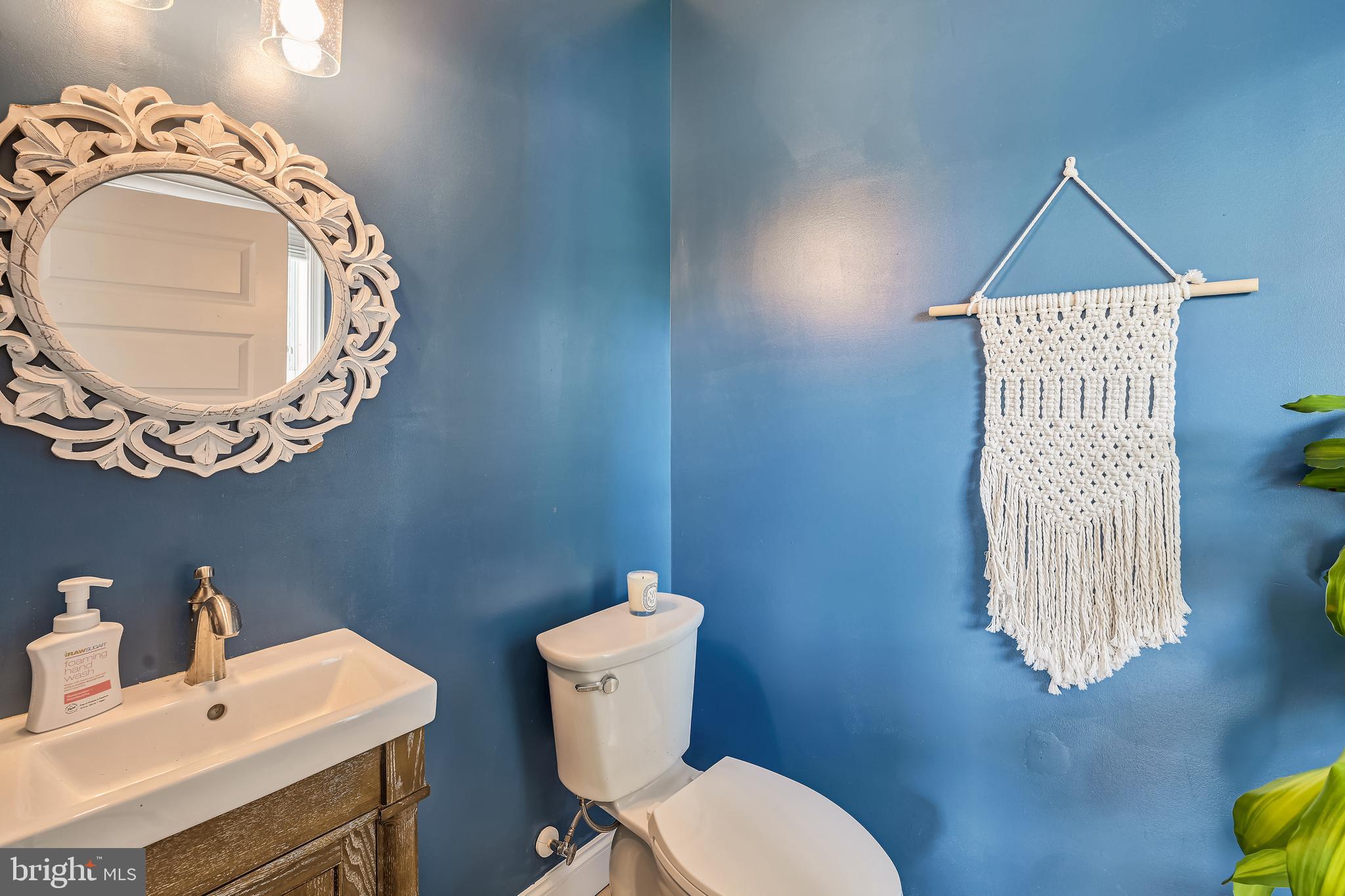 6506 Maplewood Road Baltimore, MD 21212 - Photo 13 of 36 First floor powder room