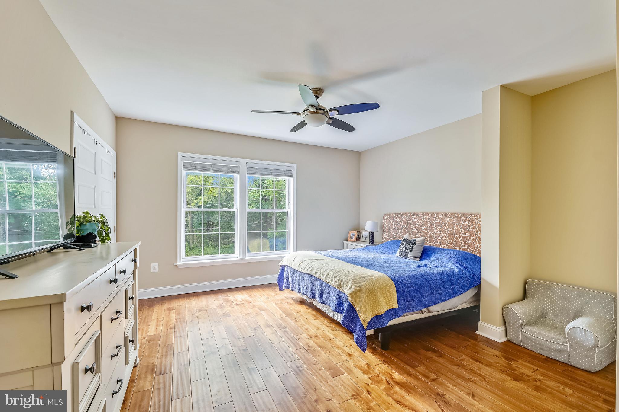 6506 Maplewood Road Baltimore, MD 21212 - Photo 14 of 36 First floor master bedroom
