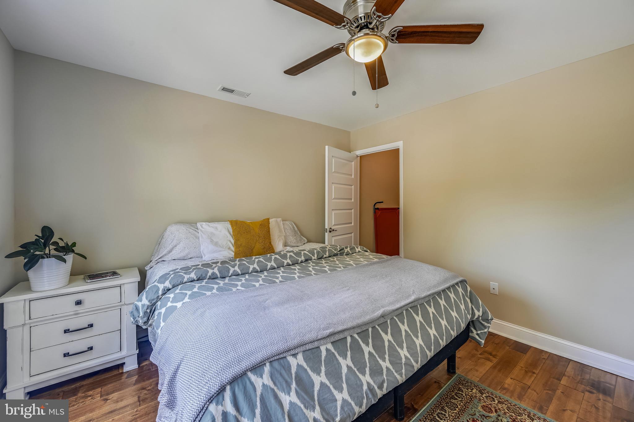 6506 Maplewood Road Baltimore, MD 21212 - Photo 23 of 36 Second floor bedroom