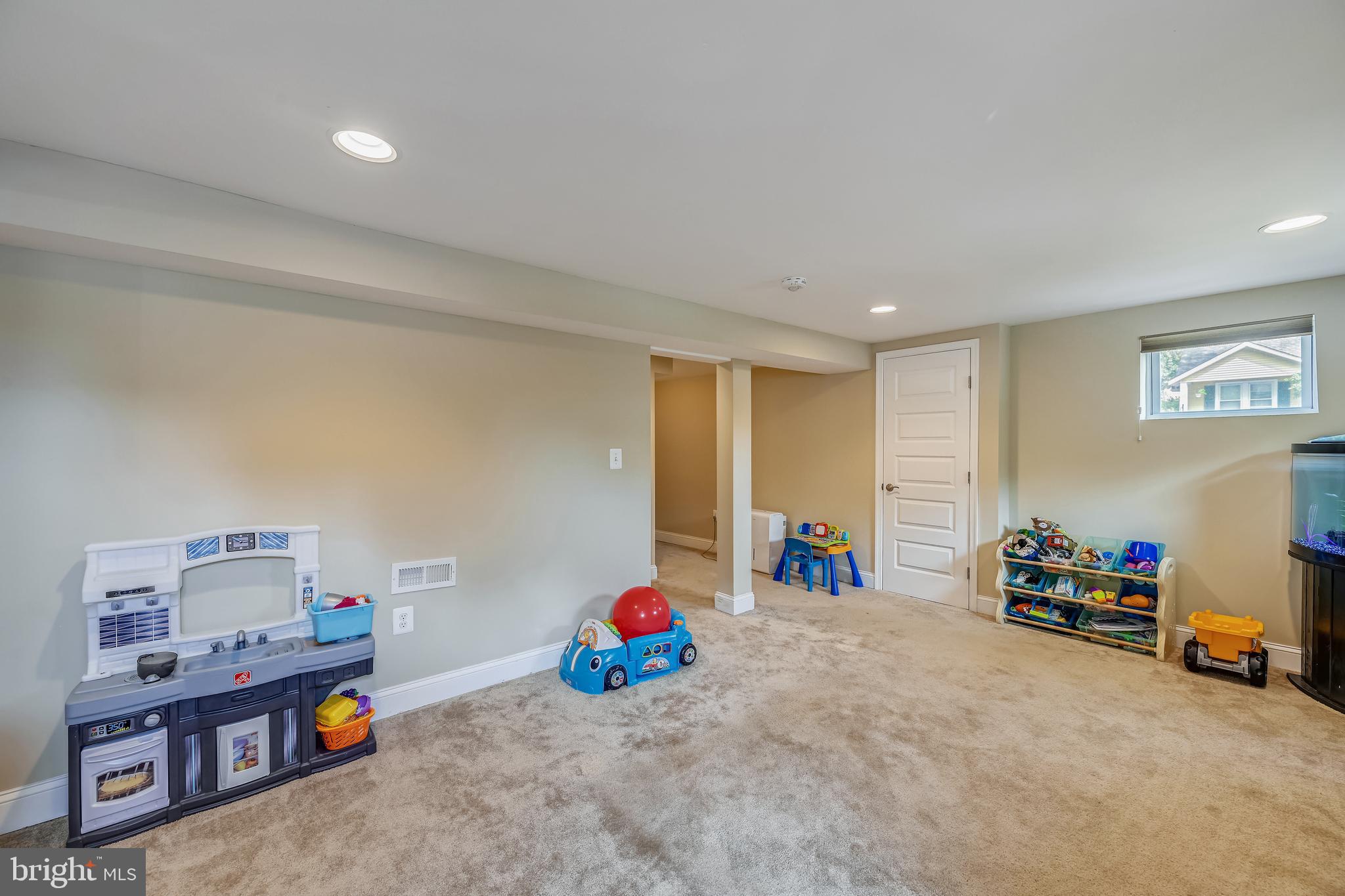 6506 Maplewood Road Baltimore, MD 21212 - Photo 31 of 36 Lower level rec room