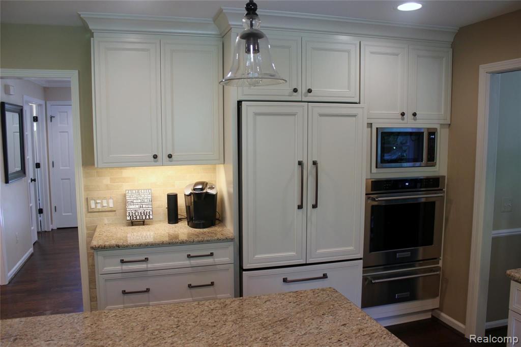 1794 Skyline Drive Rochester Hills, MI 48306 - Photo 7 of 41