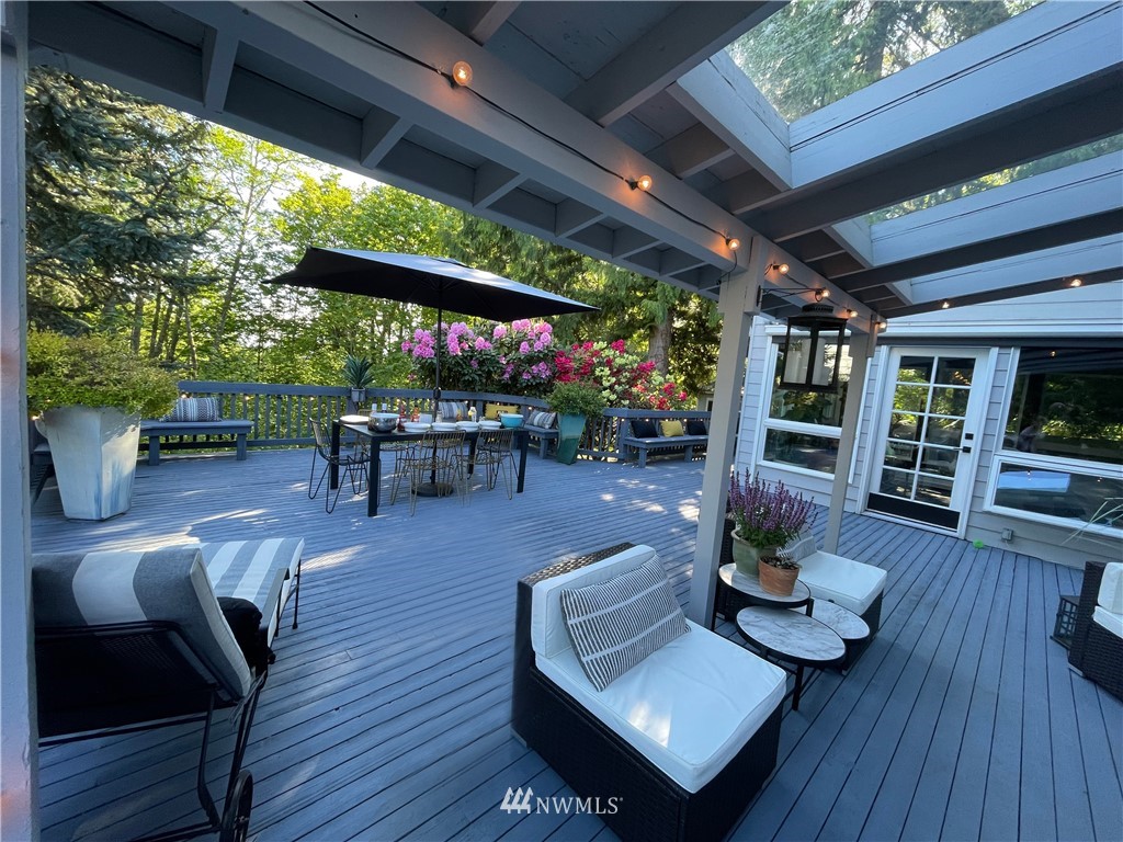 718 222nd Street Southwest Bothell, WA 98021 - Photo 21 of 22 a view of a dining tables and chairs in a patio