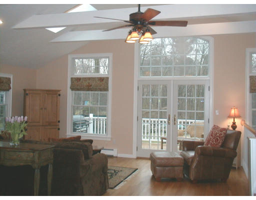 33 Brooksweld Road Canton, MA 02021 - Photo 3 of 11