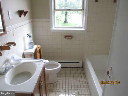 5207 Shelbourne Road Baltimore, MD 21227 - Photo 16 of 18 Bath