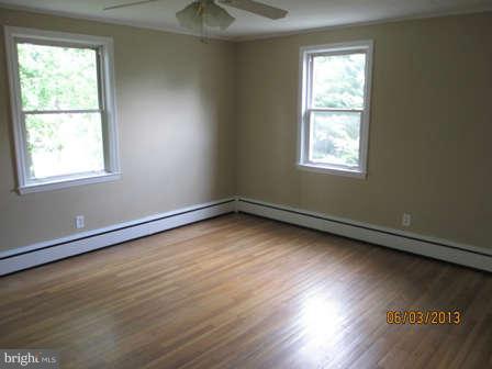 5207 Shelbourne Road Baltimore, MD 21227 - Photo 5 of 18 Interior (General)