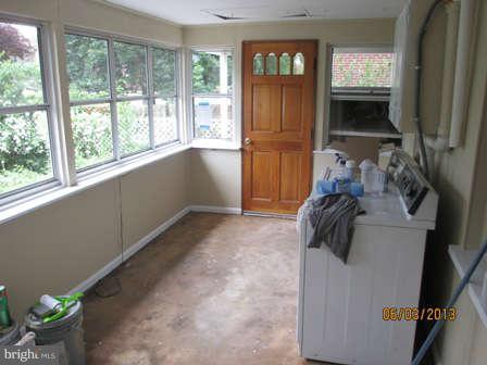 5207 Shelbourne Road Baltimore, MD 21227 - Photo 10 of 18 Interior (General)