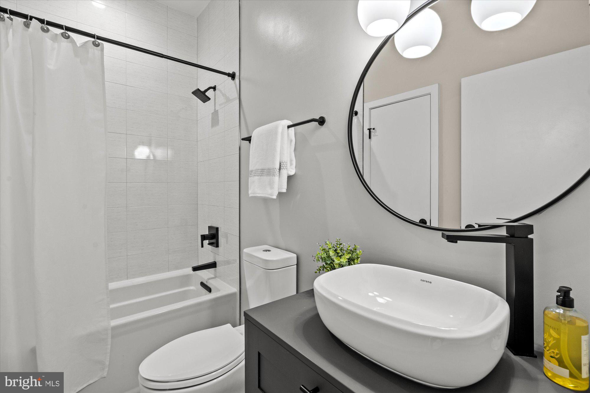 732 15th Street Southeast, Unit 6 Washington, DC 20003 - Photo 23 of 41