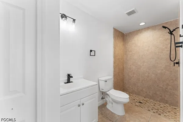 $1,650 | 1054 Southeast 10th Street, Cape Coral, FL 33990