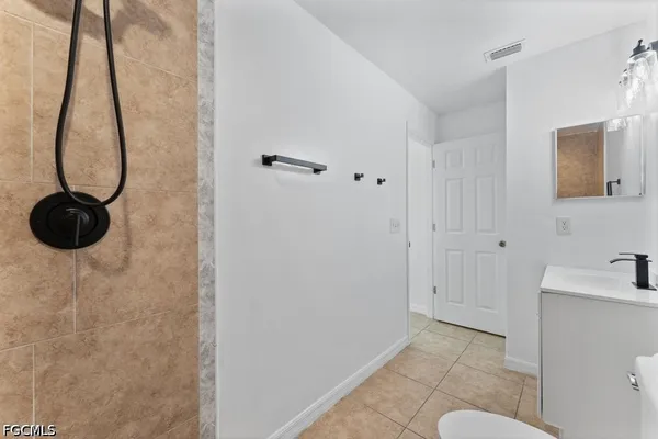 $1,650 | 1054 Southeast 10th Street, Cape Coral, FL 33990