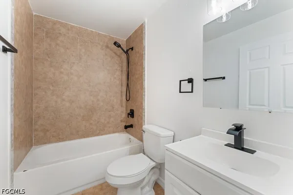 $1,650 | 1054 Southeast 10th Street, Cape Coral, FL 33990