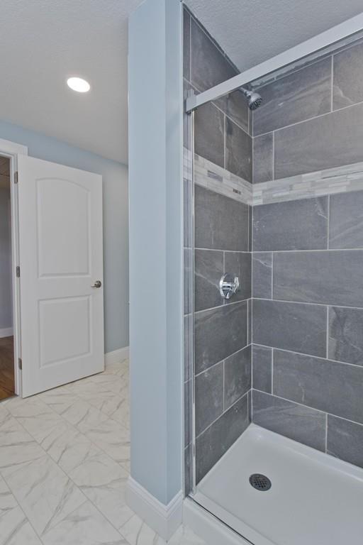 51 Hillview Road Holyoke, MA 01040 - Photo 19 of 33