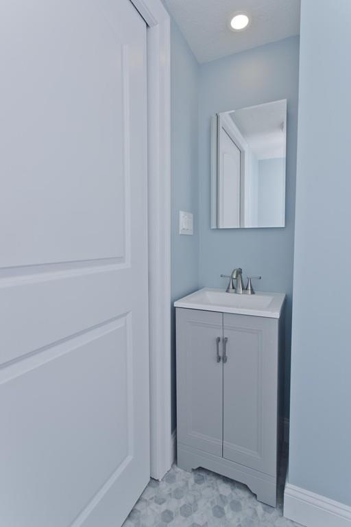 51 Hillview Road Holyoke, MA 01040 - Photo 28 of 33
