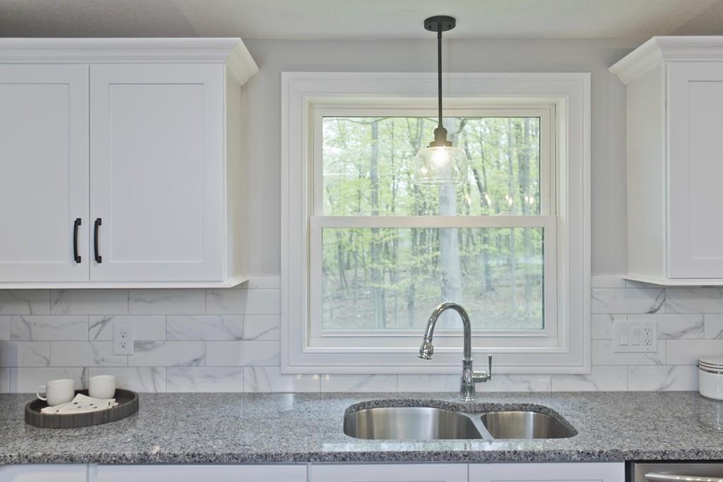 51 Hillview Road Holyoke, MA 01040 - Photo 5 of 33