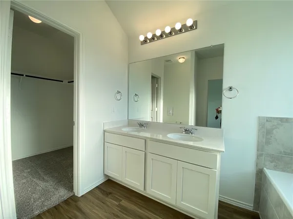 $1,895 | 320 Majestic Cedar Court, Liberty Hill, TX 78642