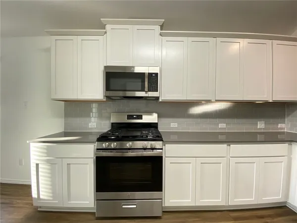 $1,895 | 320 Majestic Cedar Court, Liberty Hill, TX 78642