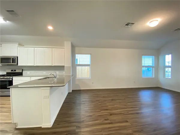 $1,895 | 320 Majestic Cedar Court, Liberty Hill, TX 78642