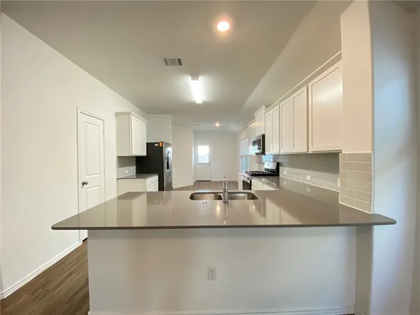 $1,895 | 320 Majestic Cedar Court, Liberty Hill, TX 78642