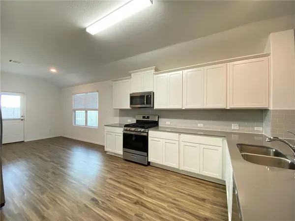 $1,895 | 320 Majestic Cedar Court, Liberty Hill, TX 78642