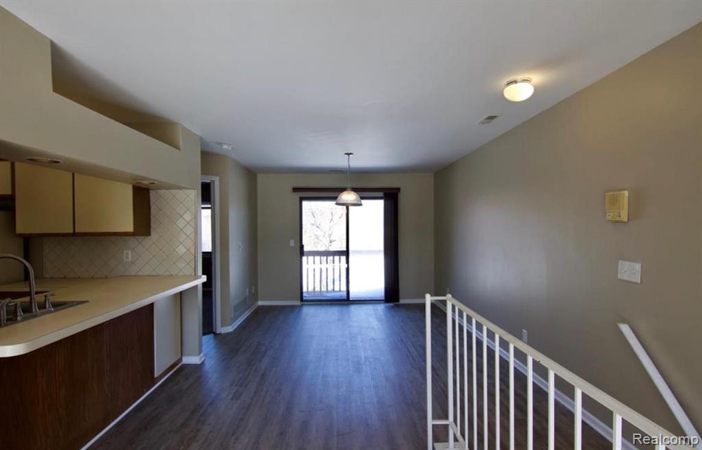 1572 Meadowside Drive, Unit 198 Rochester, MI 48307 - Photo 5 of 19