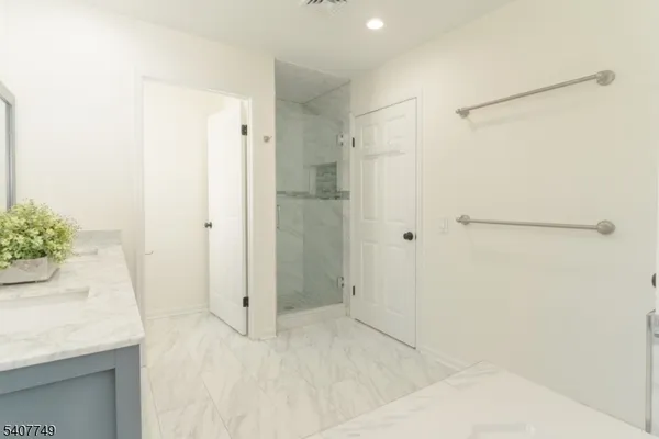 $1,395,000 | 7 Sycamore Way, Warren, NJ 07059