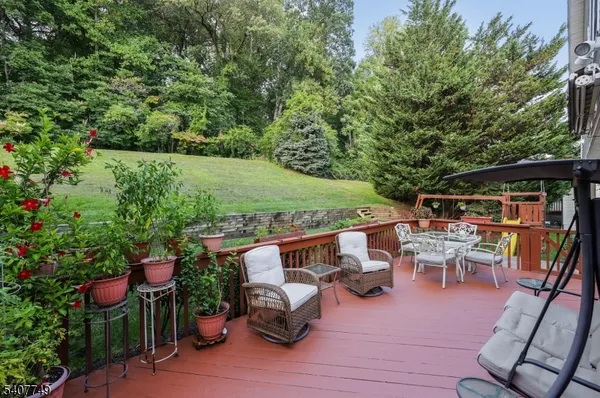 $1,395,000 | 7 Sycamore Way, Warren, NJ 07059