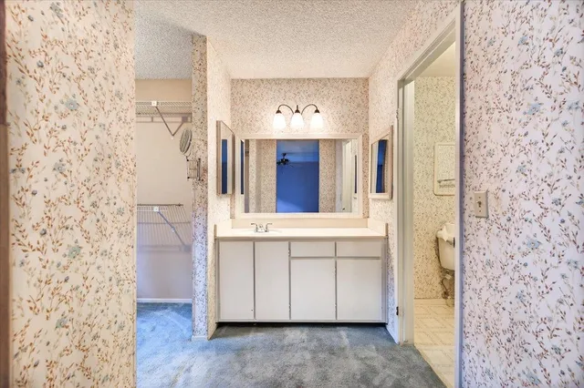 $227,500 | 4676 East Alamos Avenue, Unit 117, Fresno, CA 93726