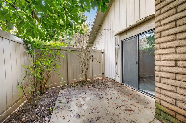 $227,500 | 4676 East Alamos Avenue, Unit 117, Fresno, CA 93726