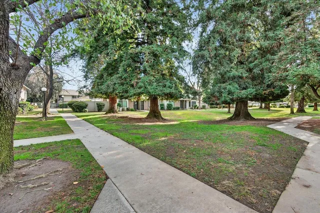 $227,500 | 4676 East Alamos Avenue, Unit 117, Fresno, CA 93726