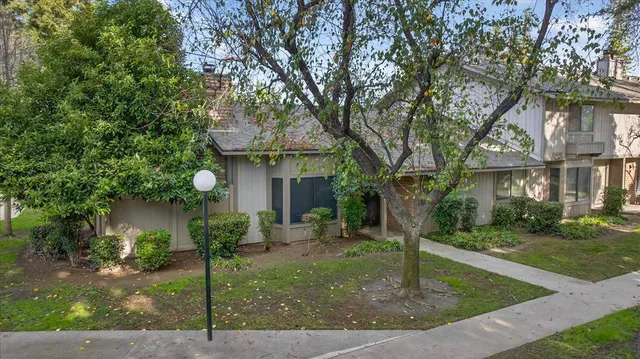 $227,500 | 4676 East Alamos Avenue, Unit 117, Fresno, CA 93726