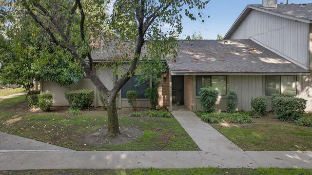 $227,500 | 4676 East Alamos Avenue, Unit 117, Fresno, CA 93726
