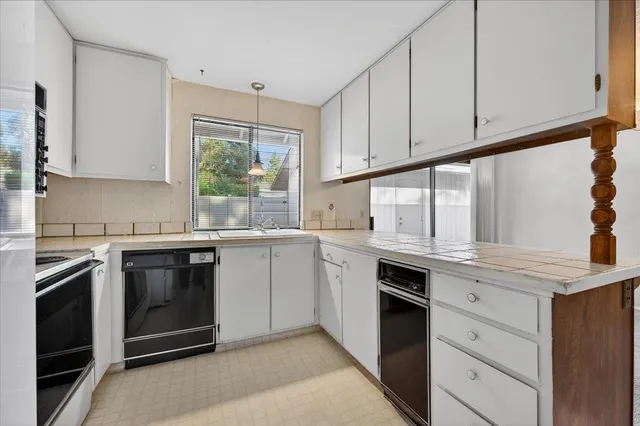 $227,500 | 4676 East Alamos Avenue, Unit 117, Fresno, CA 93726