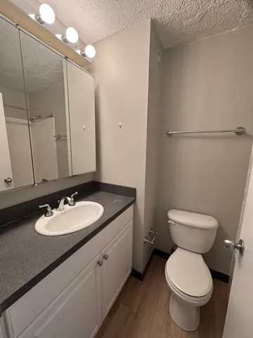 $2,350 | 10 East Ontario Street, Unit 2108, Chicago, IL 60611