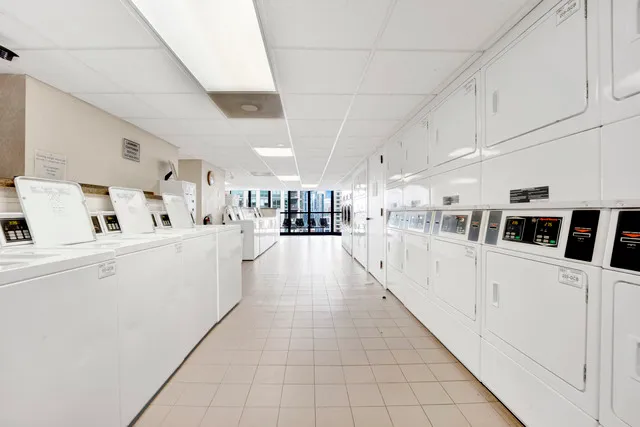 $2,350 | 10 East Ontario Street, Unit 2108, Chicago, IL 60611