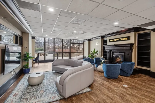 $2,350 | 10 East Ontario Street, Unit 2108, Chicago, IL 60611