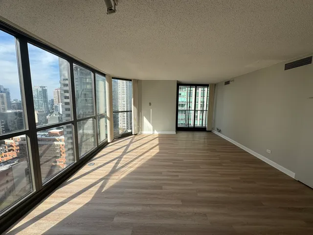 $2,350 | 10 East Ontario Street, Unit 2108, Chicago, IL 60611