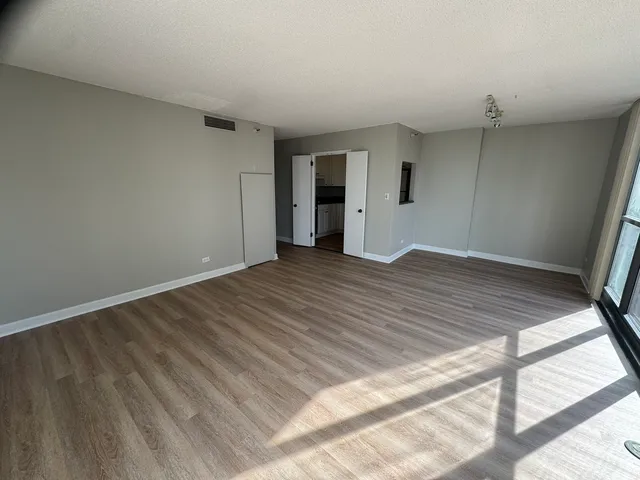 $2,350 | 10 East Ontario Street, Unit 2108, Chicago, IL 60611