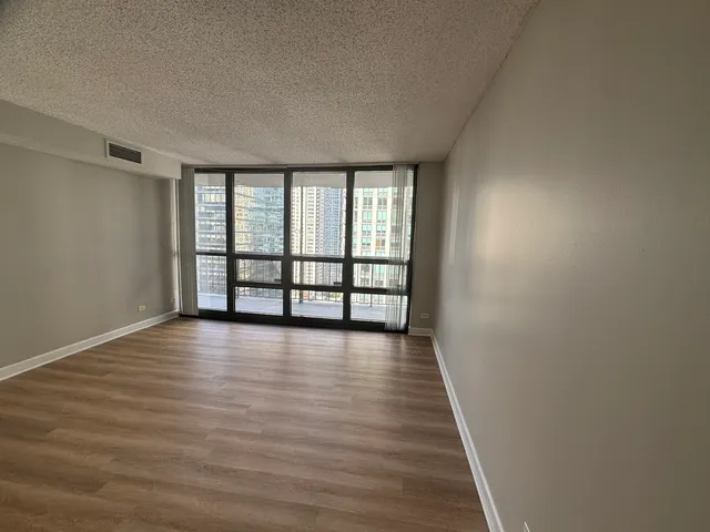 $2,350 | 10 East Ontario Street, Unit 2108, Chicago, IL 60611