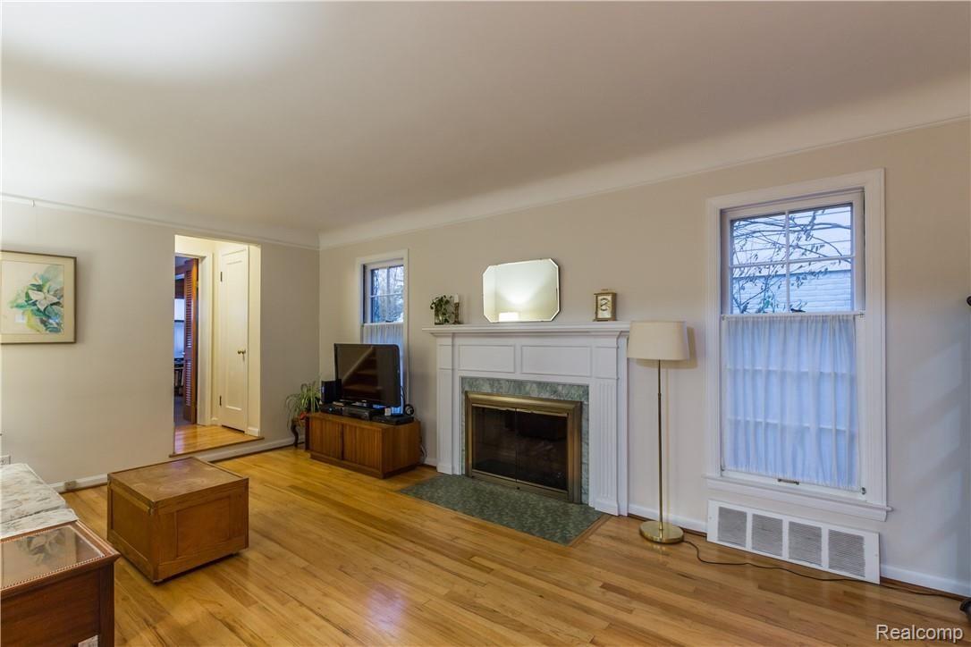423 West Webster Road Royal Oak, MI 48073 - Photo 3 of 31 Webster-2.jpg